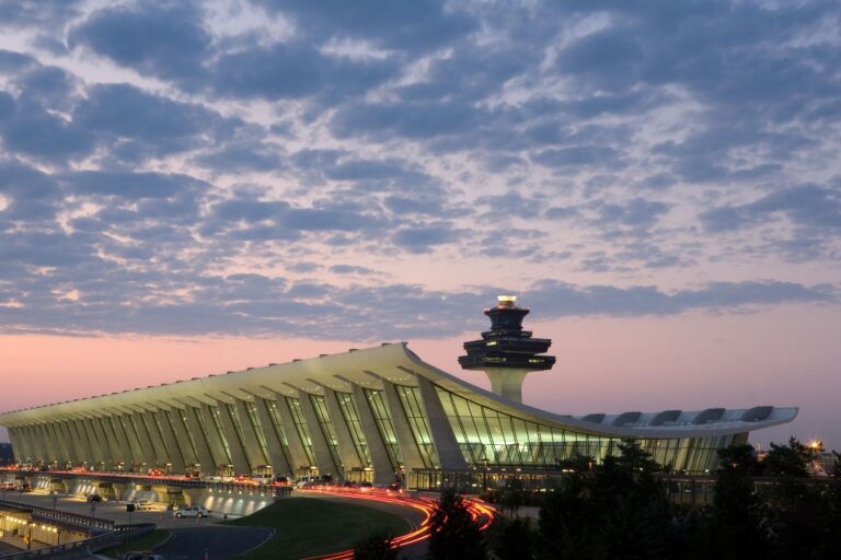 Airport Taxi Transfer for Early Morning Flights: Smart Planning Tips
